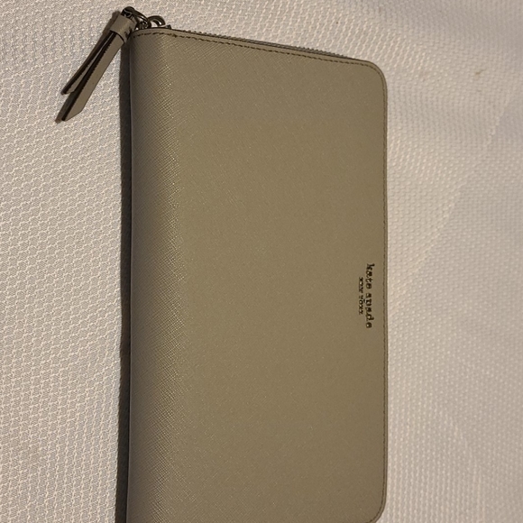 kate spade Handbags - Kate Spade Large Travel Wallet!